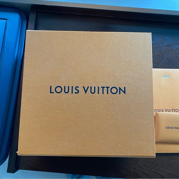 Louis Vuitton bag with magnetic box - Picture 5 of 7